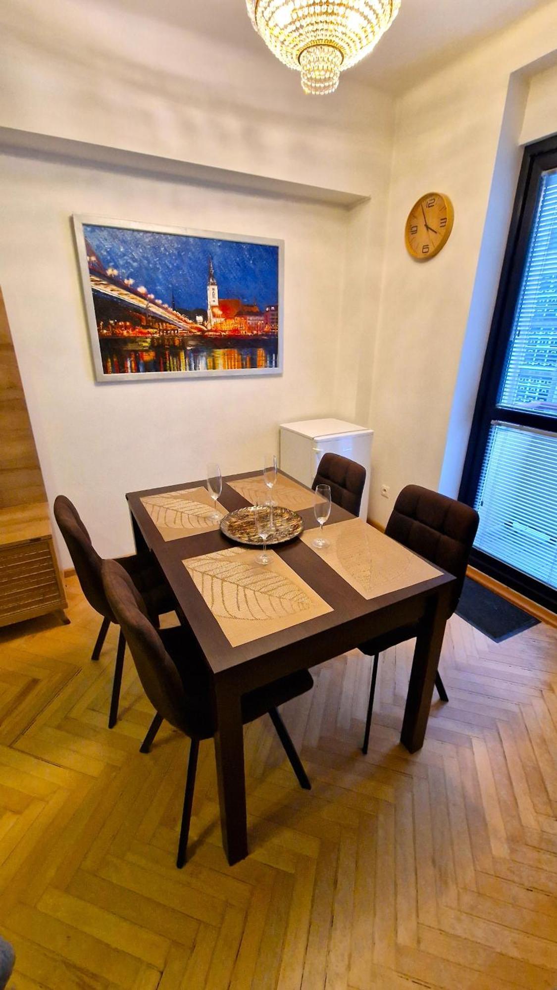 3 Room City Center Apartment By Bratislavatrip Bagian luar foto