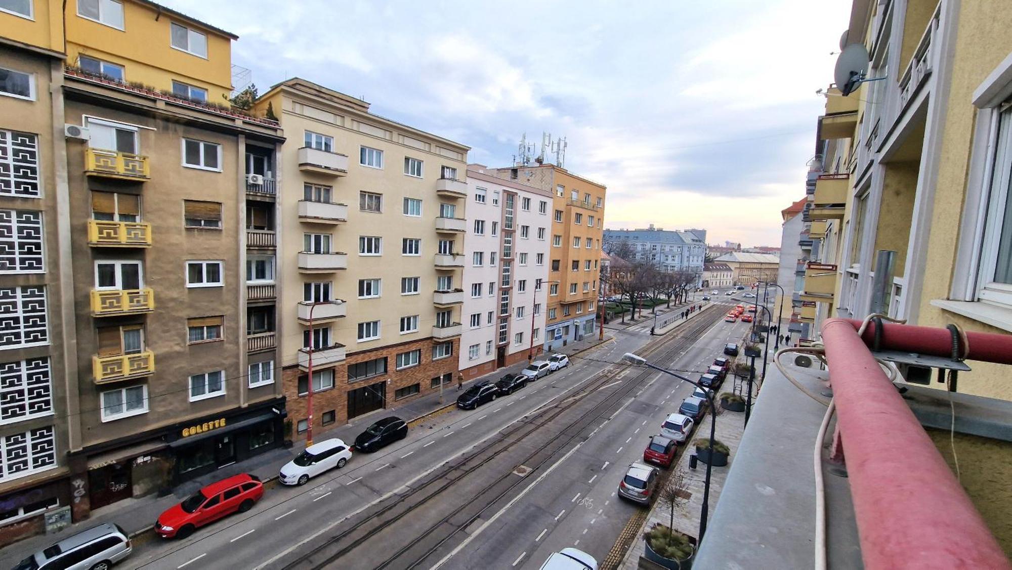 3 Room City Center Apartment By Bratislavatrip Bagian luar foto